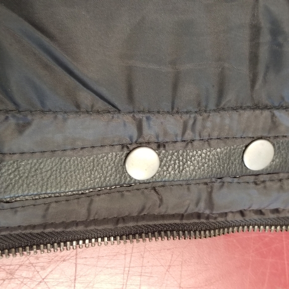 Women's leather vest with concealed weapon pockets - Picture 7 of 9